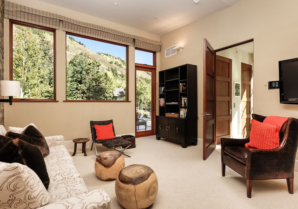 Photo of Livingroom in Mountain Valley
