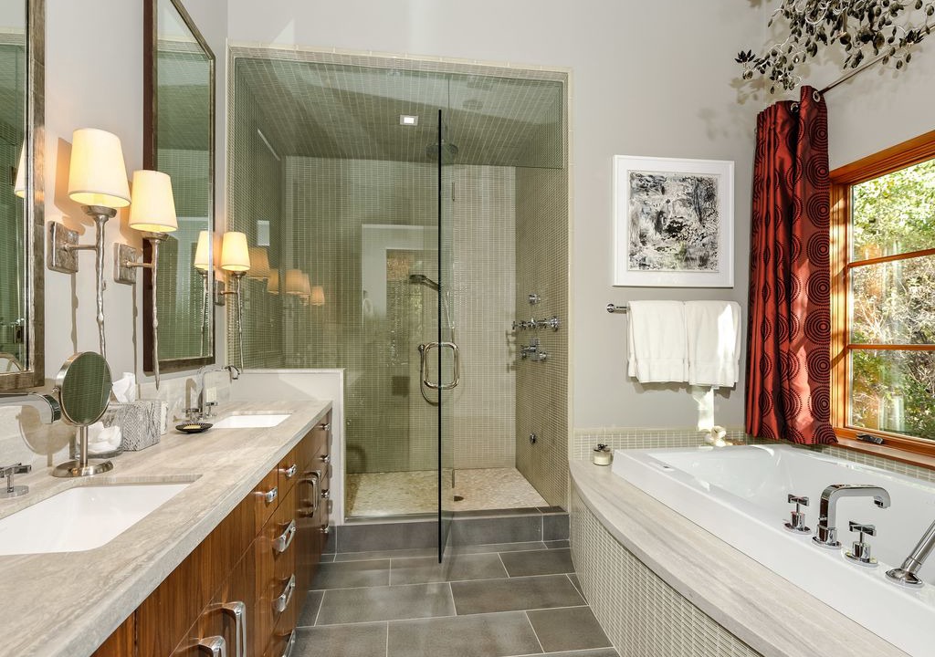 Photo of Bathroom in Mountain Valley