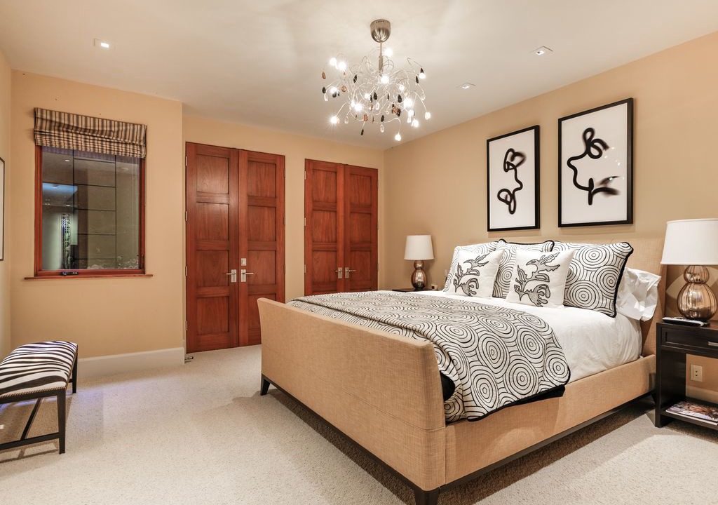 Photo of Bedroom in Mountain Valley