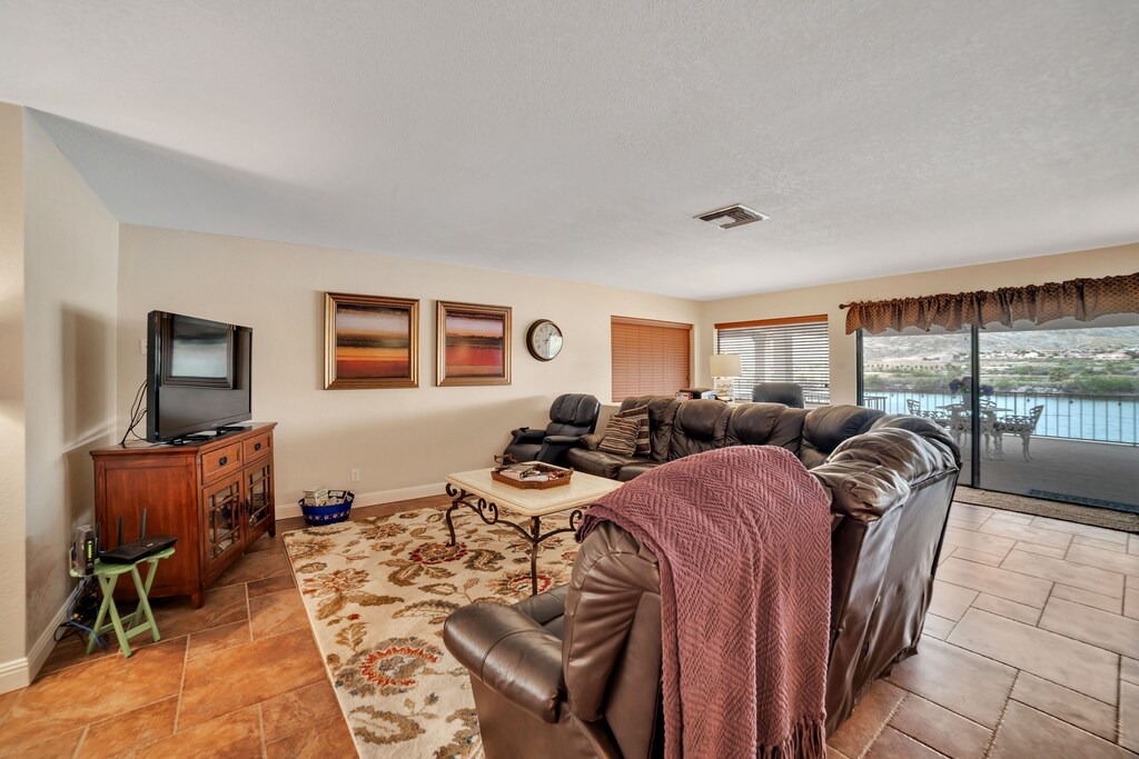 Photo of Livingroom in Holiday Shores