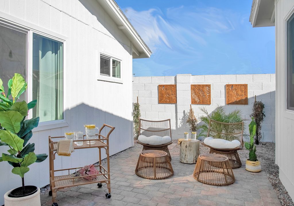 Photo of Patio Balcony in Melrose Village