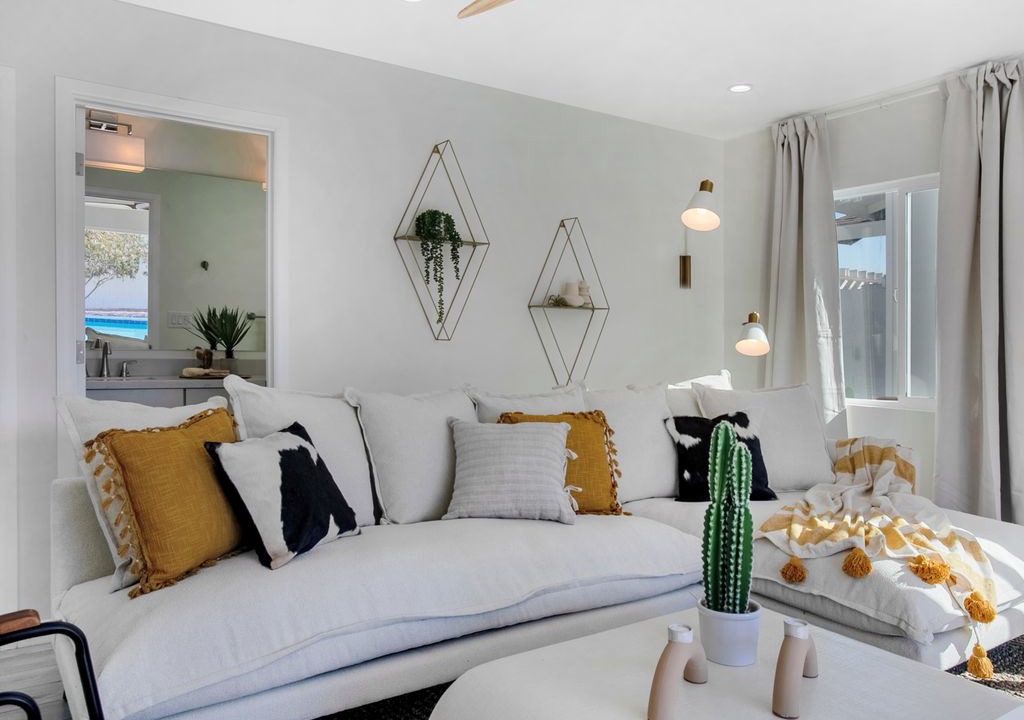 Photo of Livingroom in Melrose Village