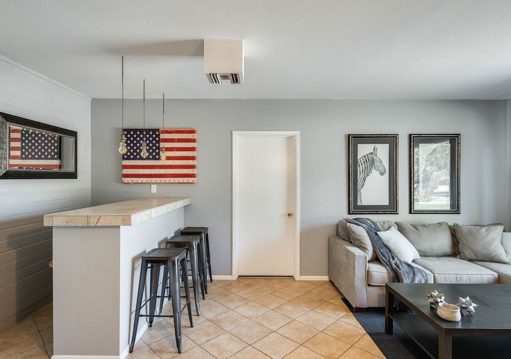 Photo of Livingroom in Peaceful Valley