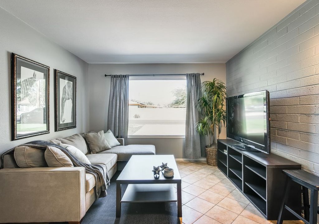Photo of Livingroom in Peaceful Valley