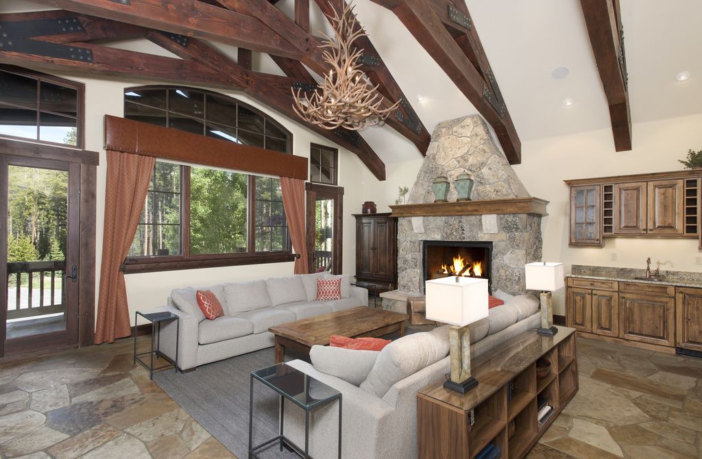 Photo of Livingroom in Boulder Ridge