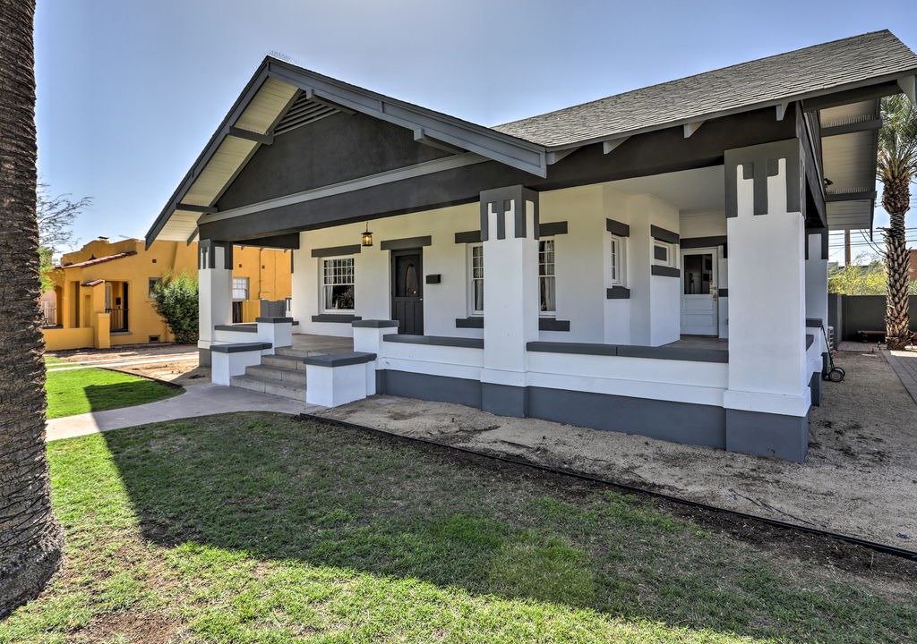 Photo of Buildings in Roosevelt