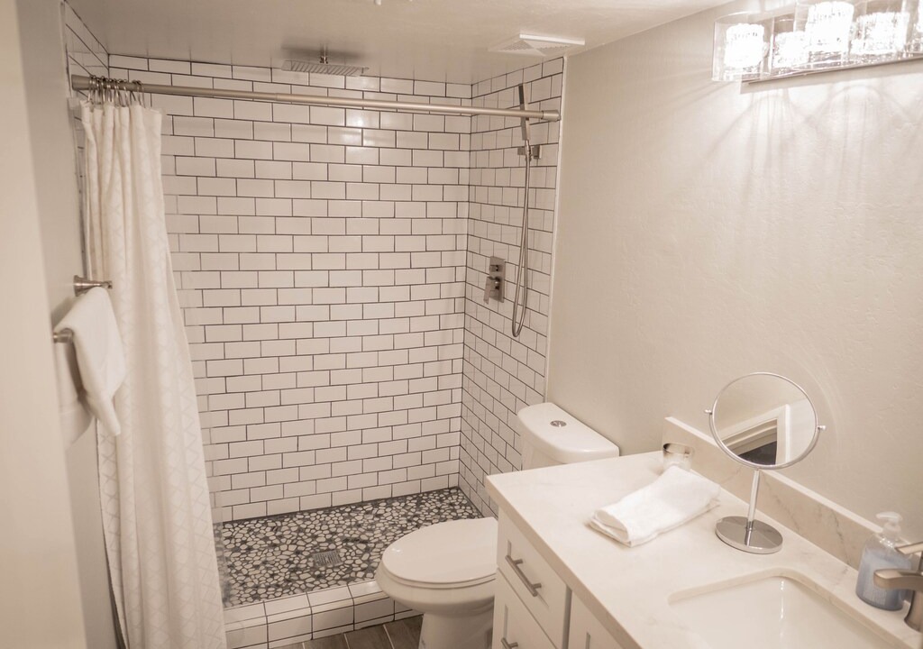 Photo of Bathroom in Inner Circle