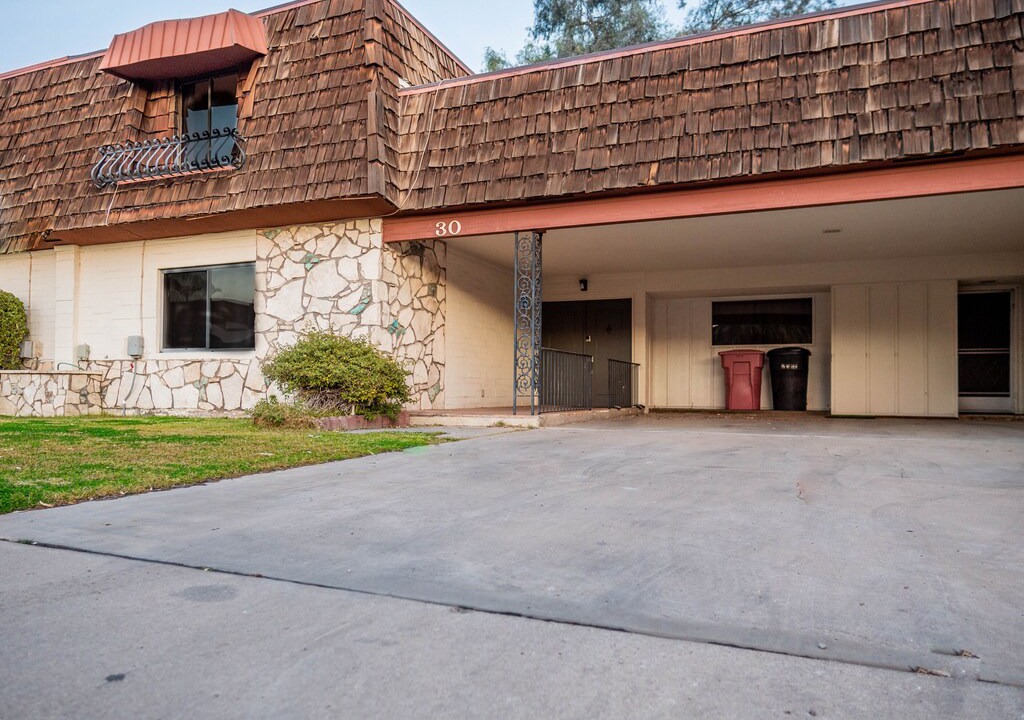 Photo of Buildings in Inner Circle