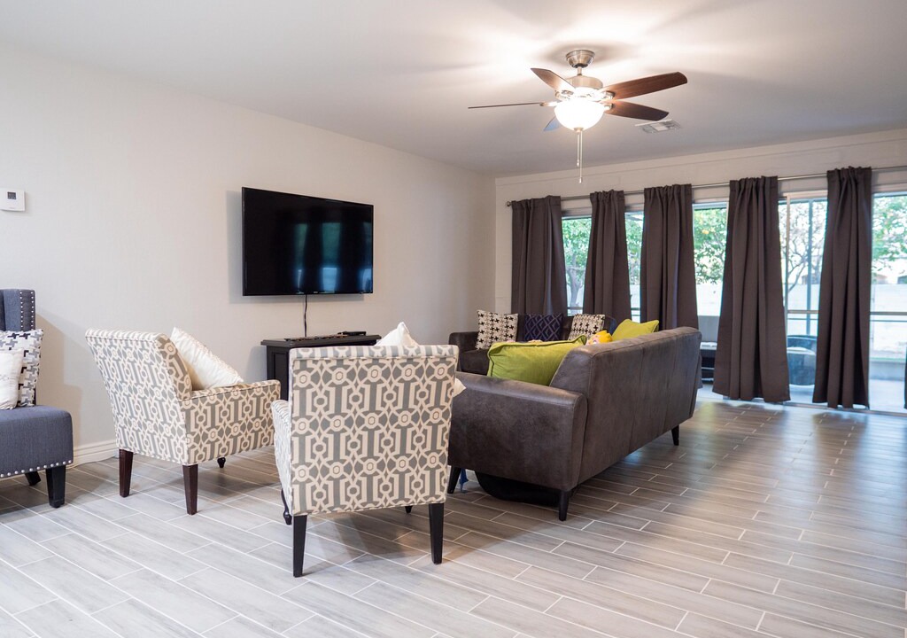 Photo of Livingroom in Inner Circle