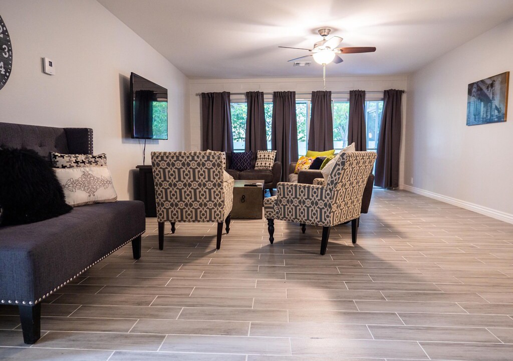 Photo of Livingroom in Inner Circle