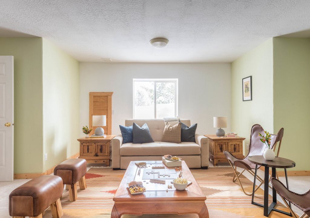 Photo of Livingroom in Summit Park