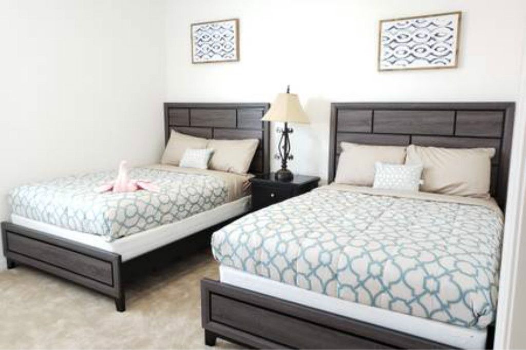 Photo of Bedroom in Scottsdale Estates Six