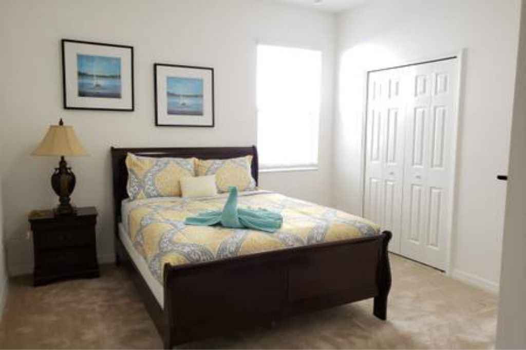 Photo of Bedroom in Scottsdale Estates Six