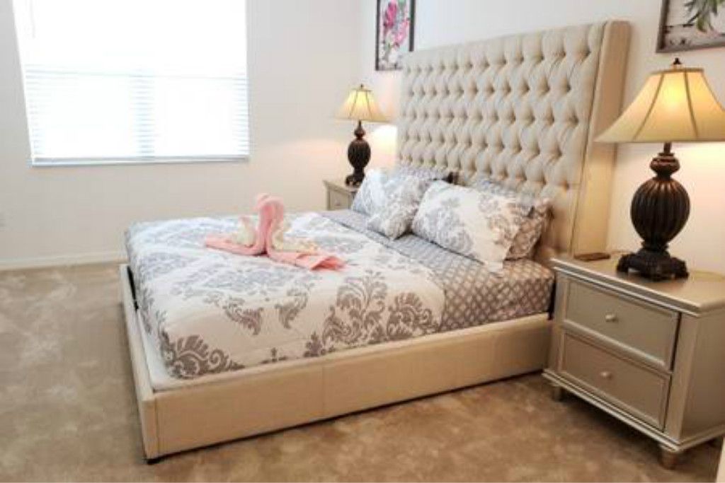 Photo of Bedroom in Scottsdale Estates Six