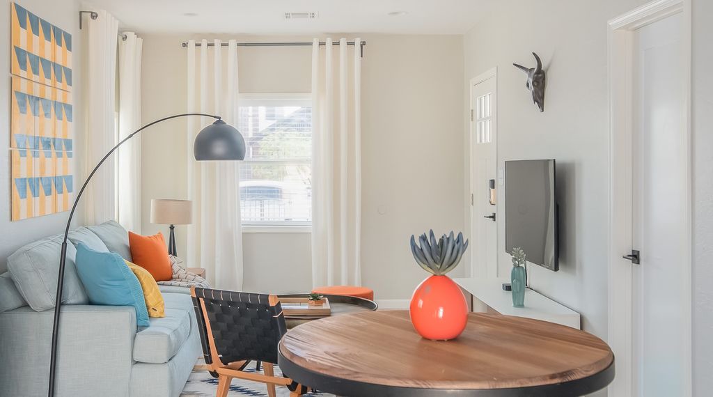 Photo of Livingroom in Garfield