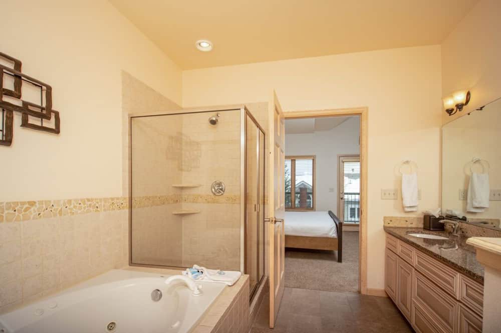 Photo of Bathroom in Stanley Hills