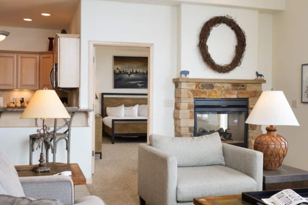 Photo of Livingroom in Stanley Hills
