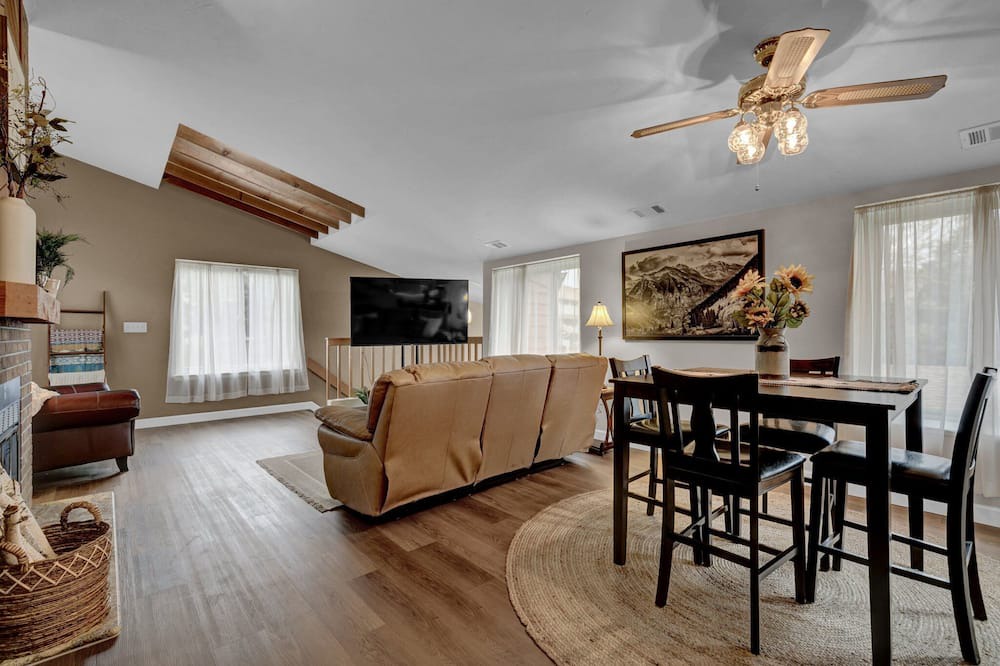 Photo of Livingroom in Village Seven