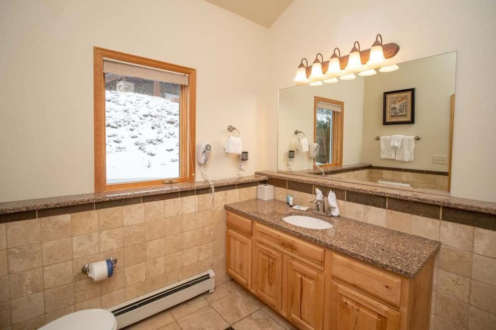 Photo of Bathroom in Stanley Hills