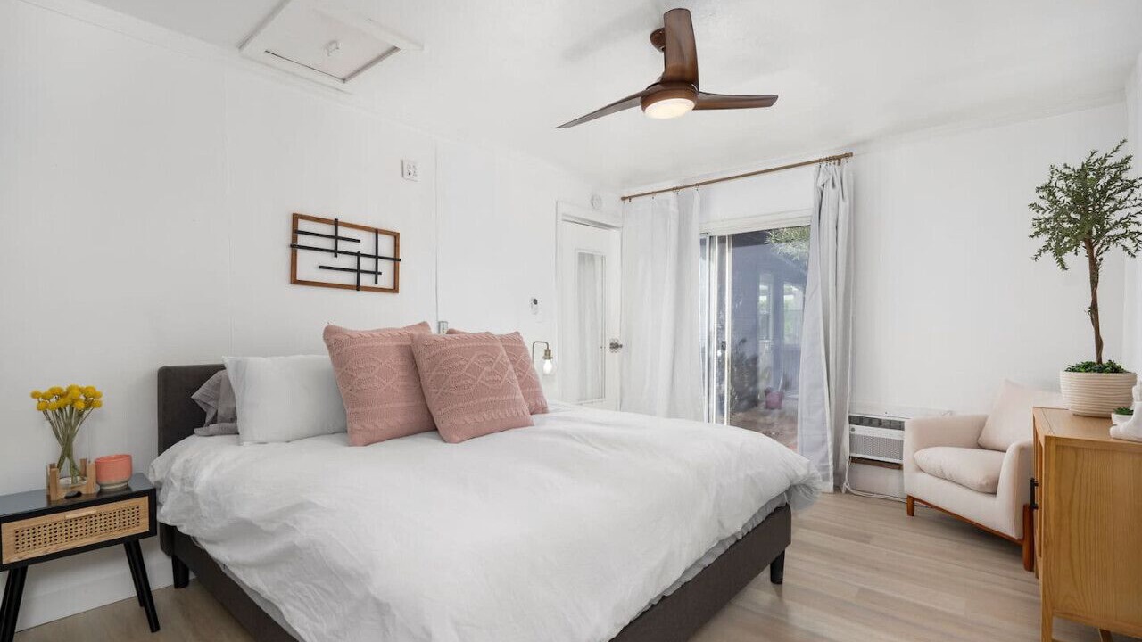 Photo of Bedroom in Scottsdale Estates Six
