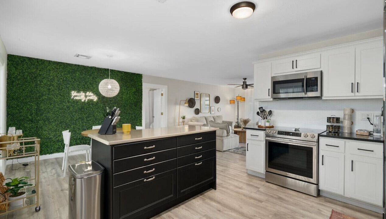 Photo of Kitchen in Scottsdale Estates Six