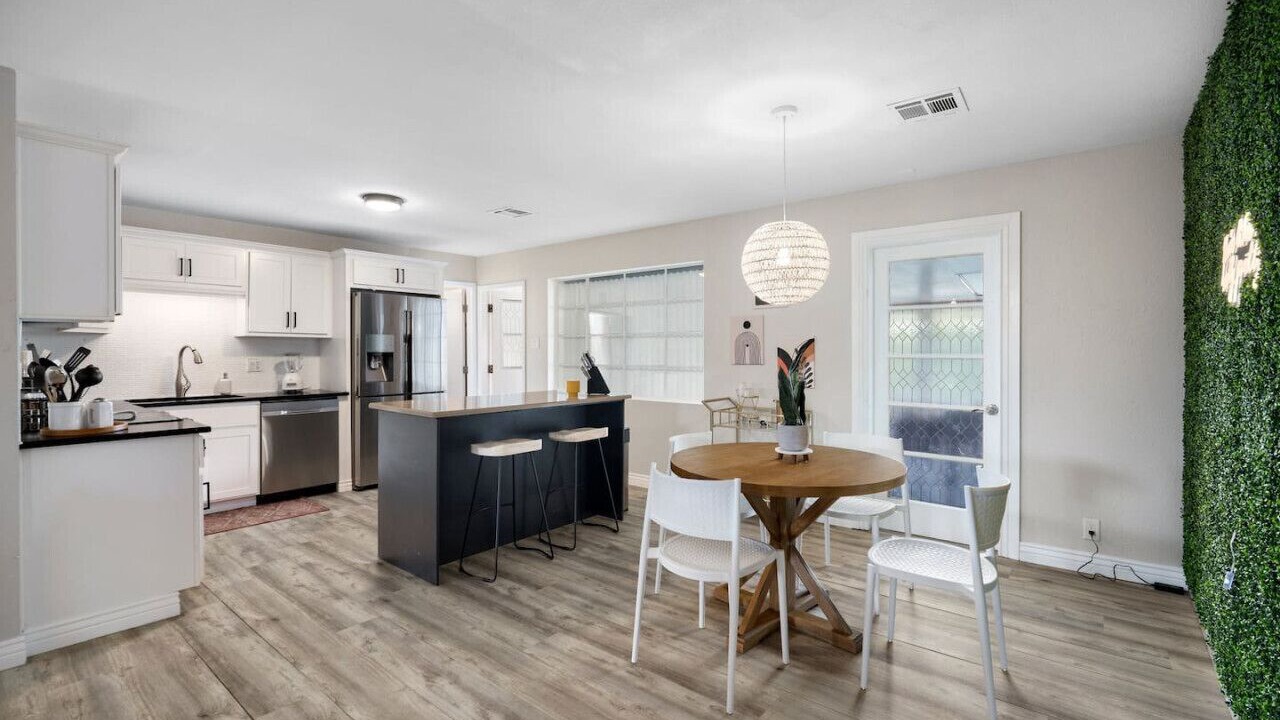 Photo of Kitchen in Scottsdale Estates Six