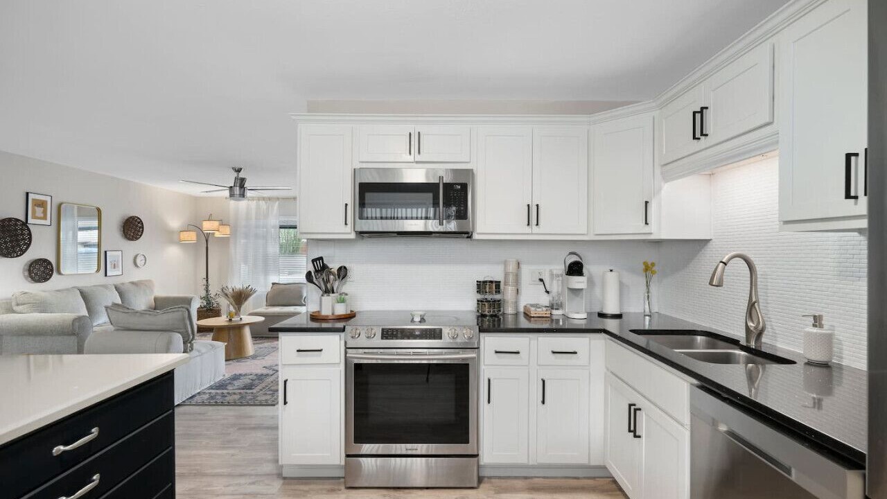 Photo of Kitchen in Scottsdale Estates Six