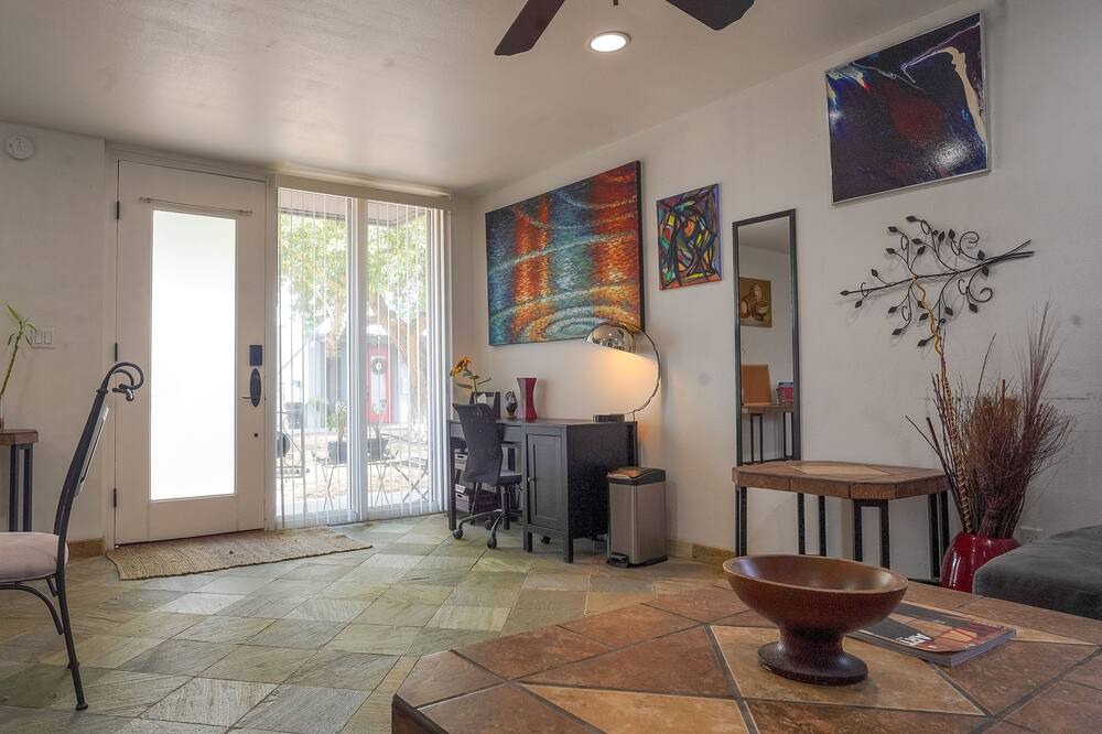 Photo of Livingroom in Arcadia Lite