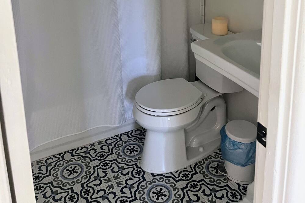 Photo of Bathroom in Garfield