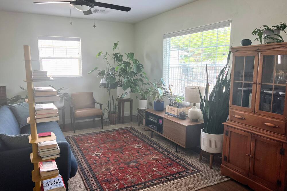 Photo of Livingroom in Garfield