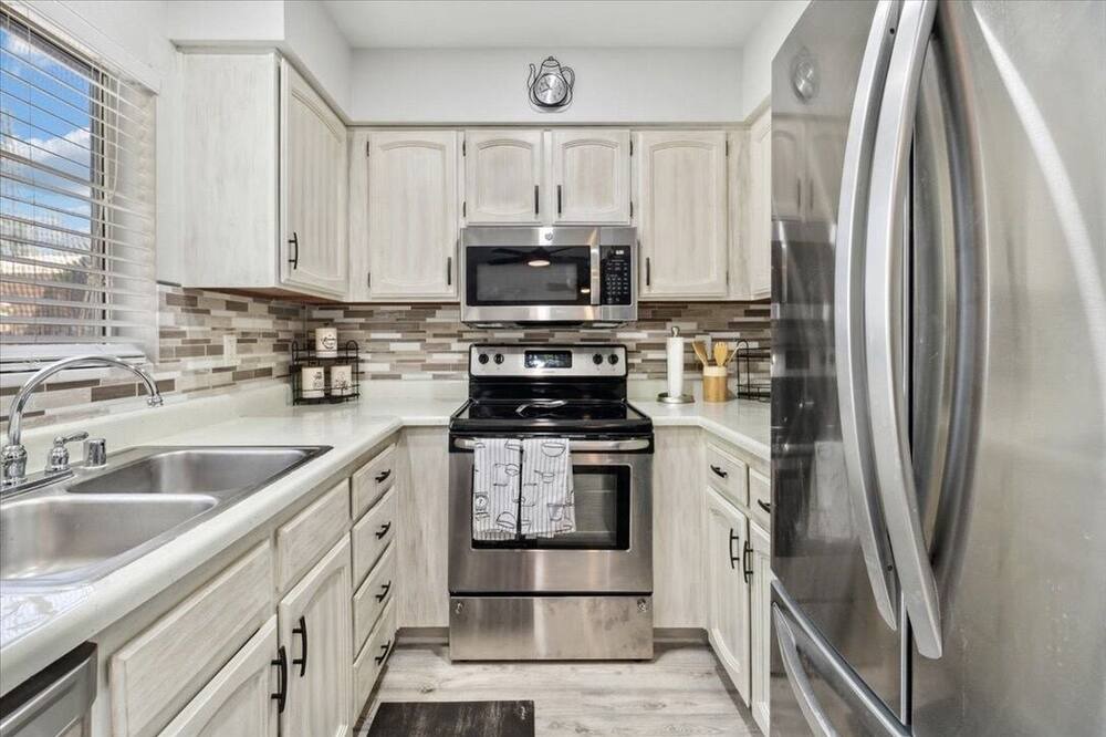 Photo of Kitchen in Kyrene-Superstition