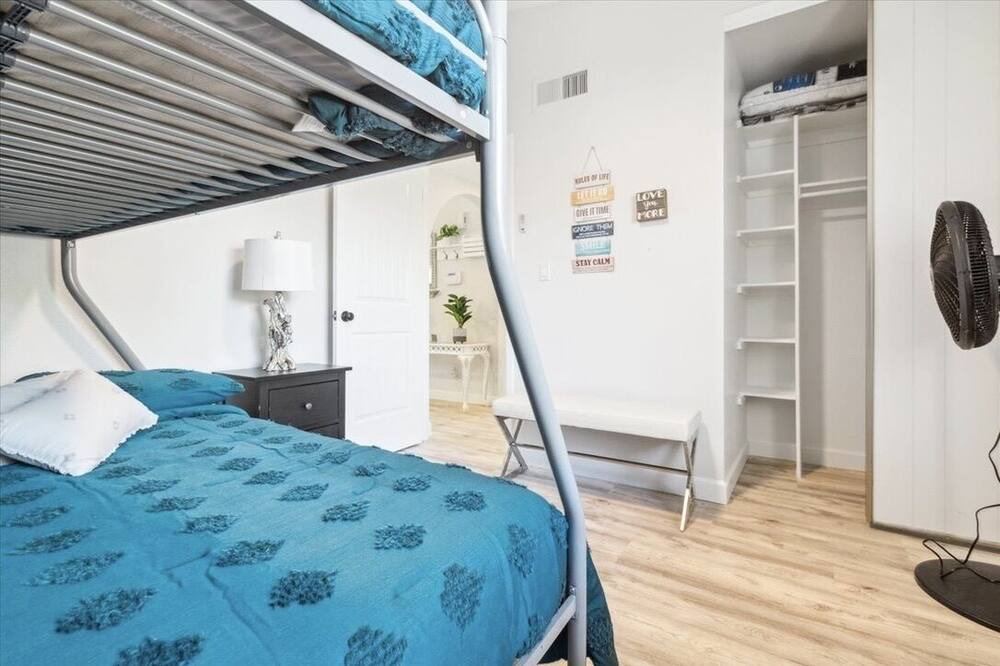 Photo of Bedroom in Kyrene-Superstition