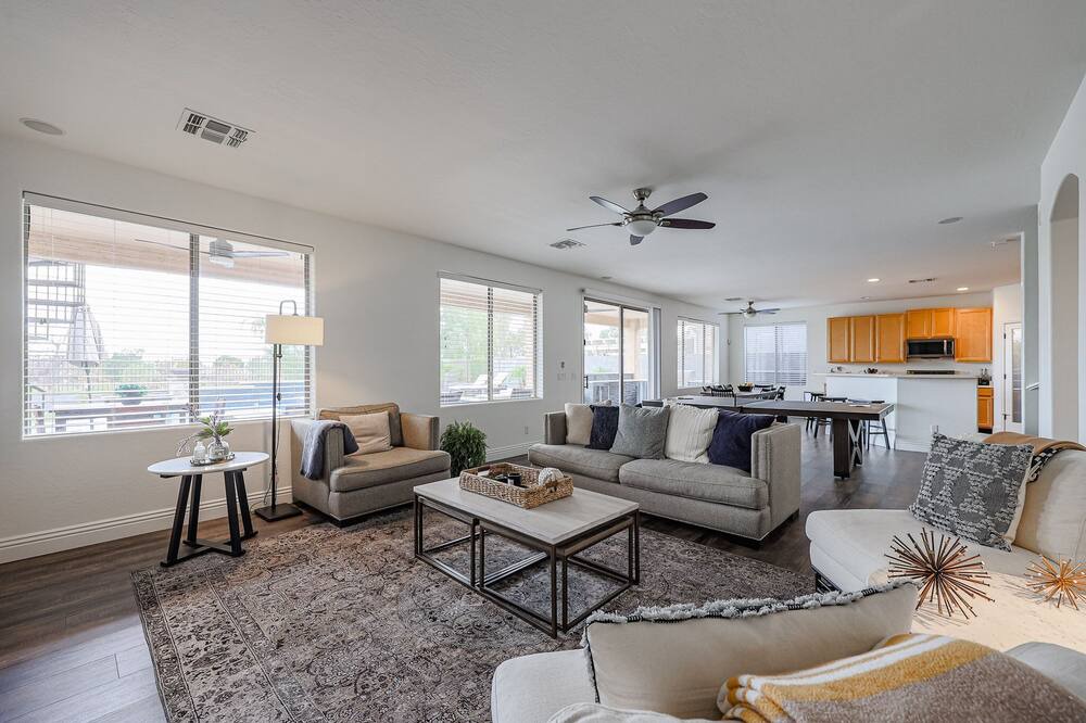 Photo of Livingroom in Legacy
