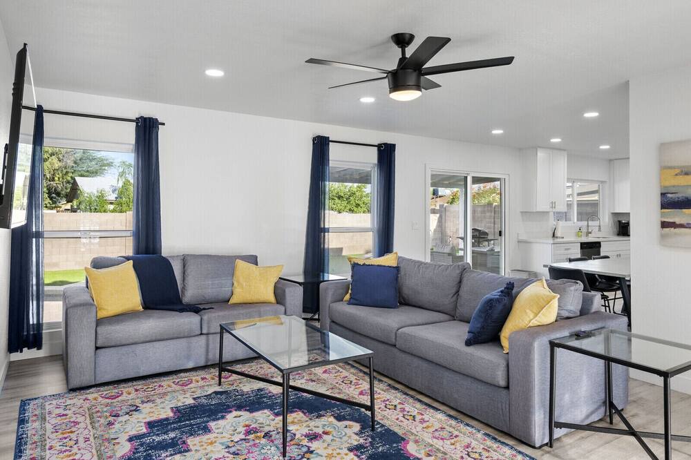 Photo of Livingroom in Kyrene-Superstition