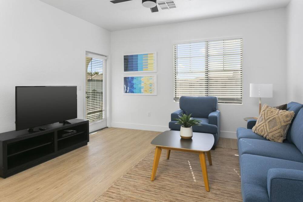 Photo of Livingroom in Glendale Sports and Entertainment District