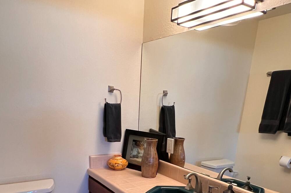 Photo of Bathroom in Roosevelt