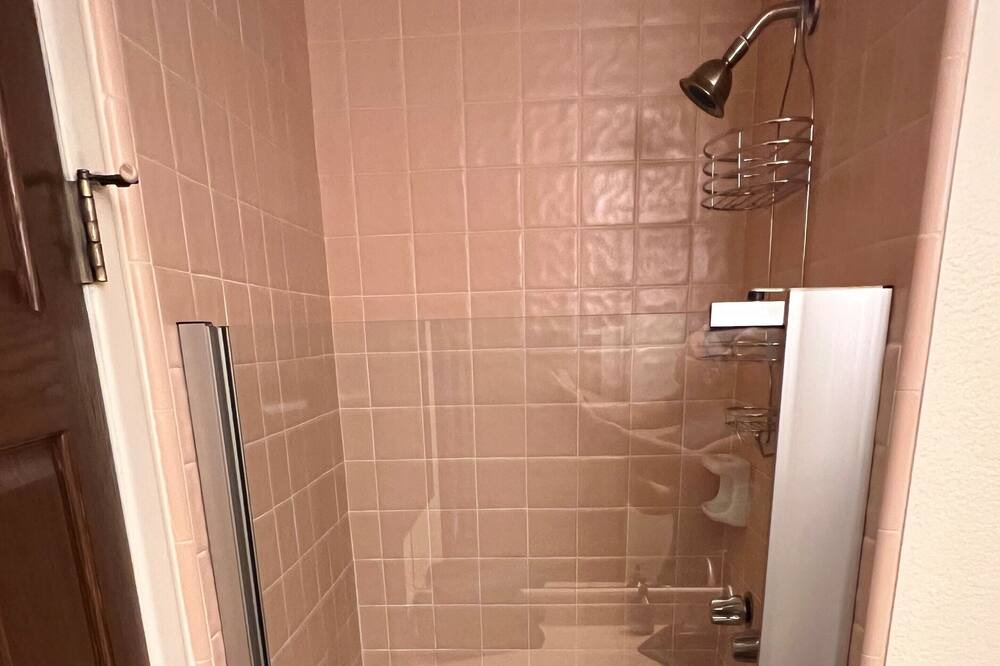 Photo of Bathroom in Roosevelt