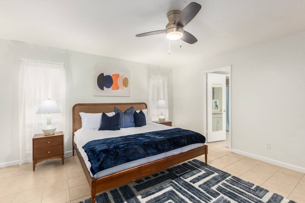 Photo of Bedroom in Raskin Estates