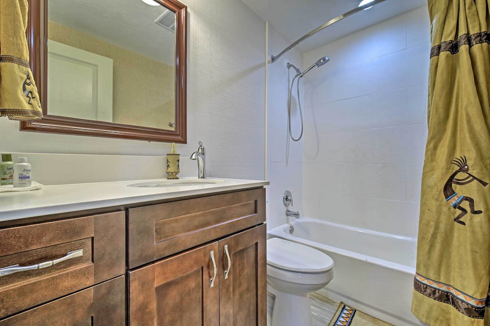 Photo of Bathroom in Page