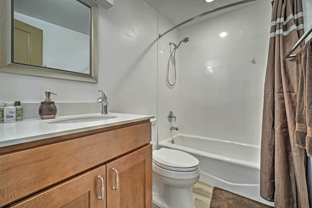 Photo of Bathroom in Page