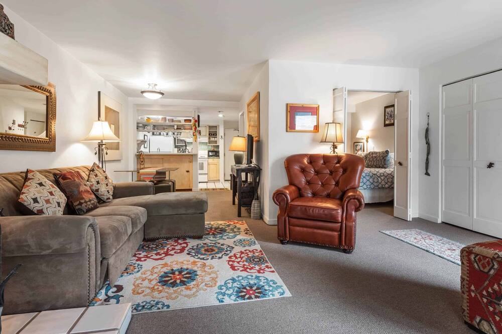 Photo of Livingroom in Vail