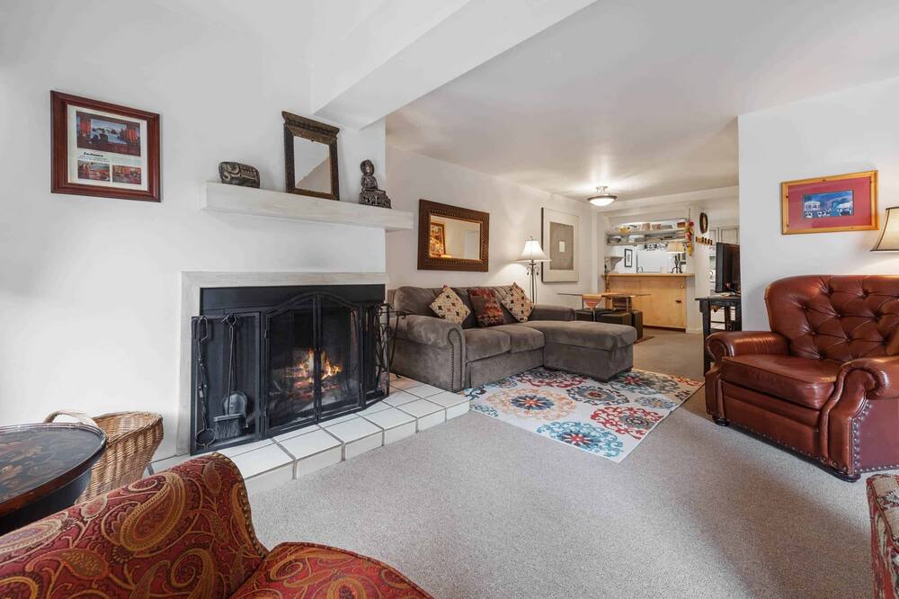 Photo of Livingroom in Vail