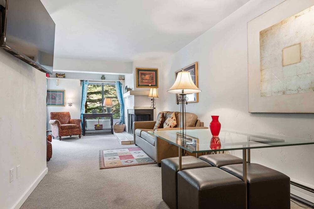 Photo of Livingroom in Vail