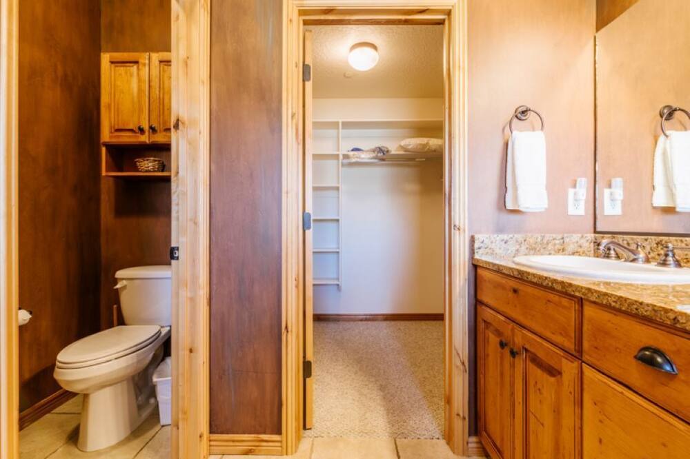 Photo of Bathroom in Wolf Creek