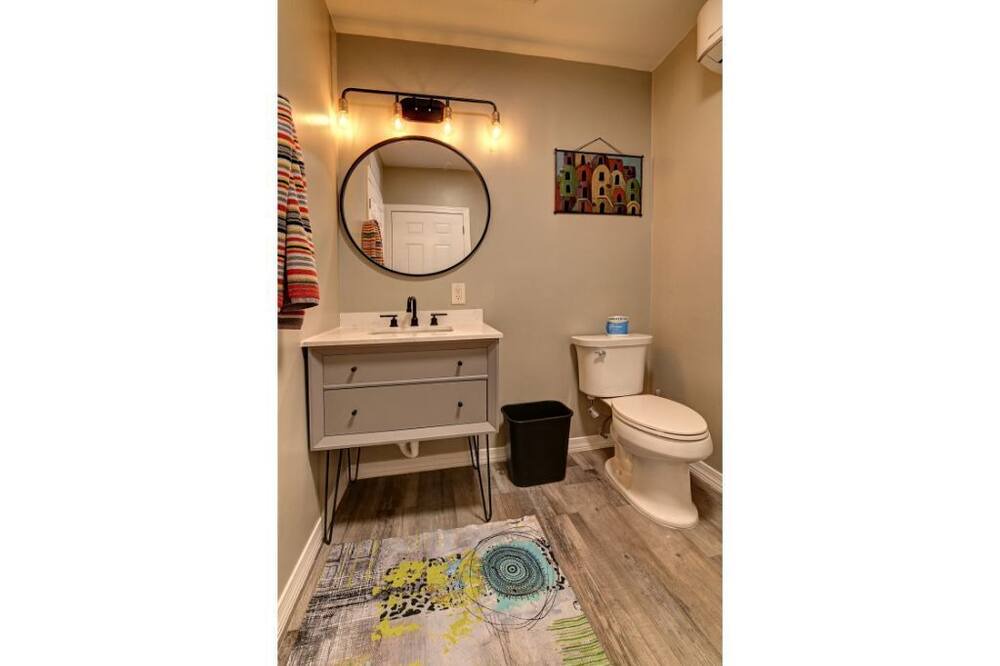 Photo of Bathroom in Roosevelt