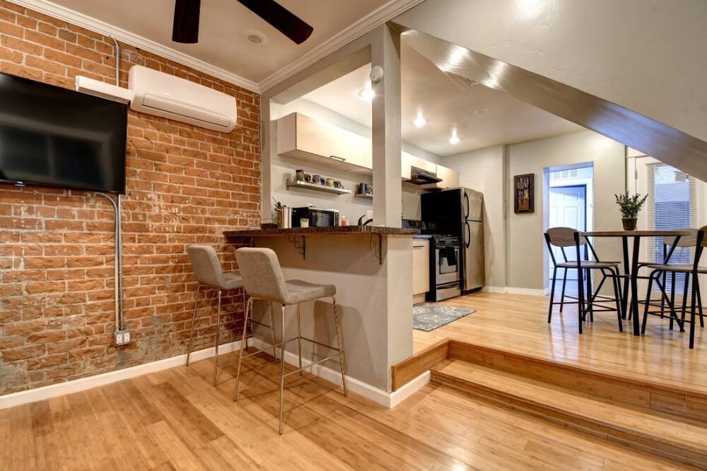 Photo of Kitchen in Roosevelt