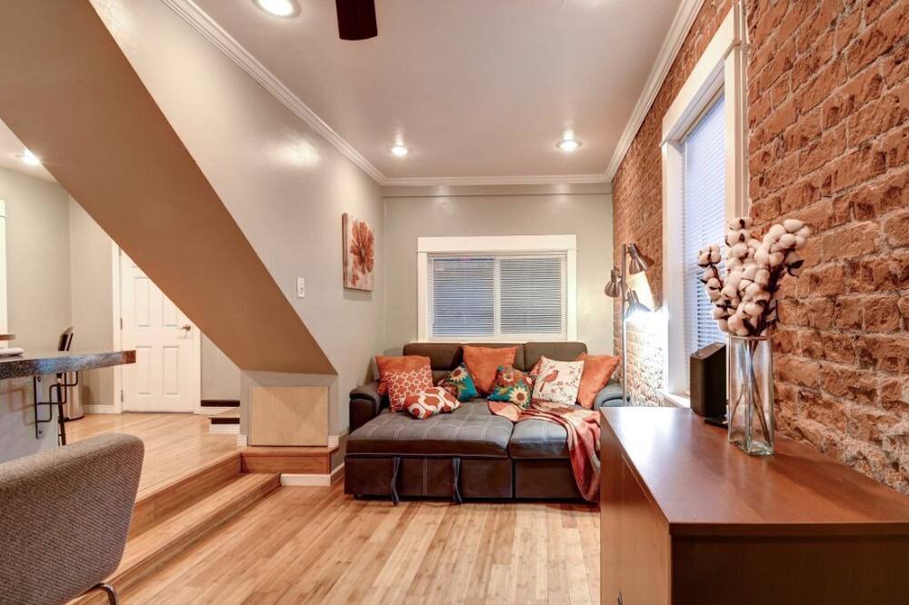 Photo of Livingroom in Roosevelt