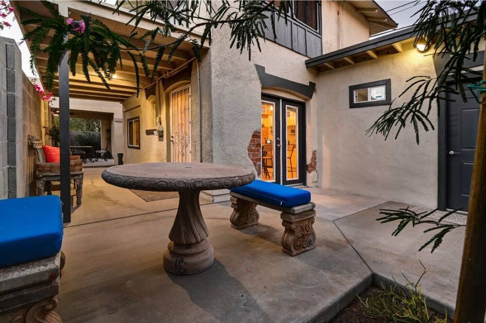 Photo of Patio Balcony in Roosevelt