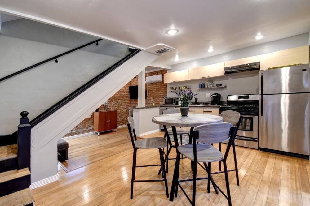 Photo of Kitchen in Roosevelt