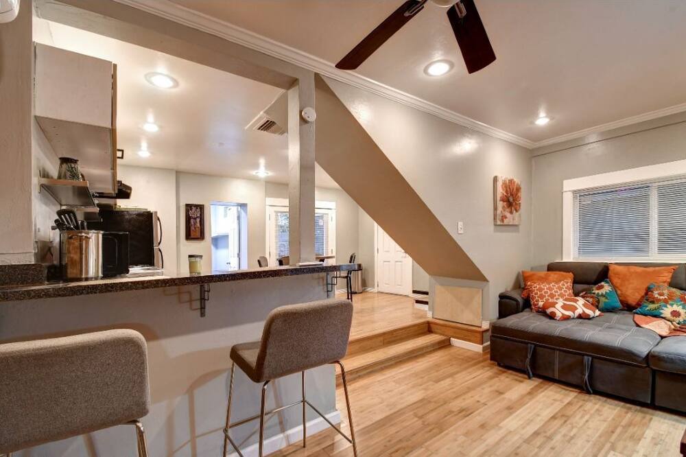 Photo of Livingroom in Roosevelt